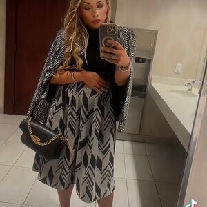 New York & Company Black and White Patterned Skirt-IM